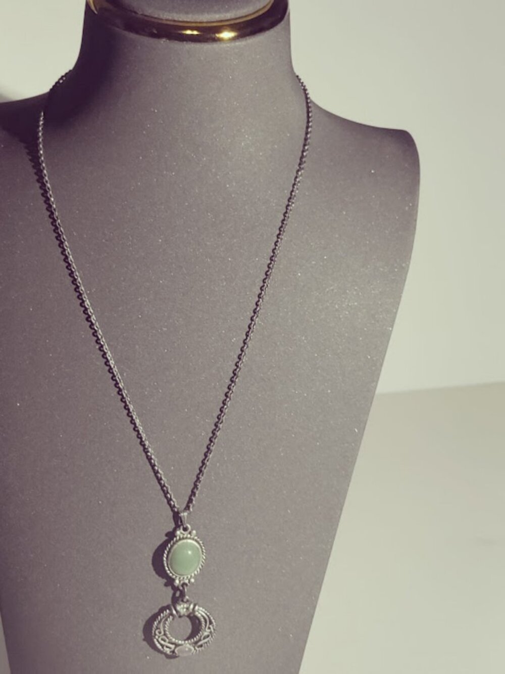 Silver Tone Pale Green Cabochon Pendant Necklace